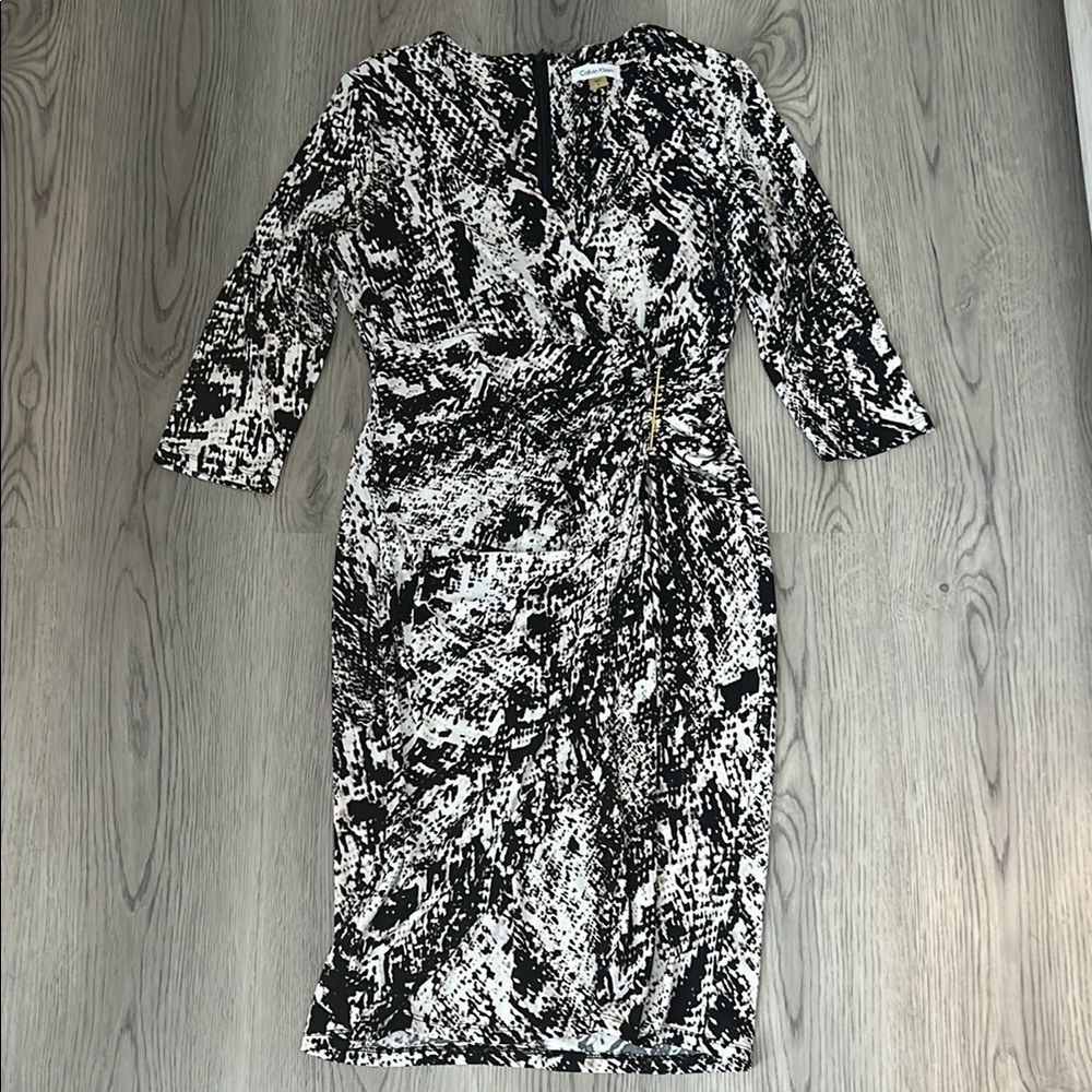 Calvin Klein Black and White Patterned Ruched Dress Women’s Size 6